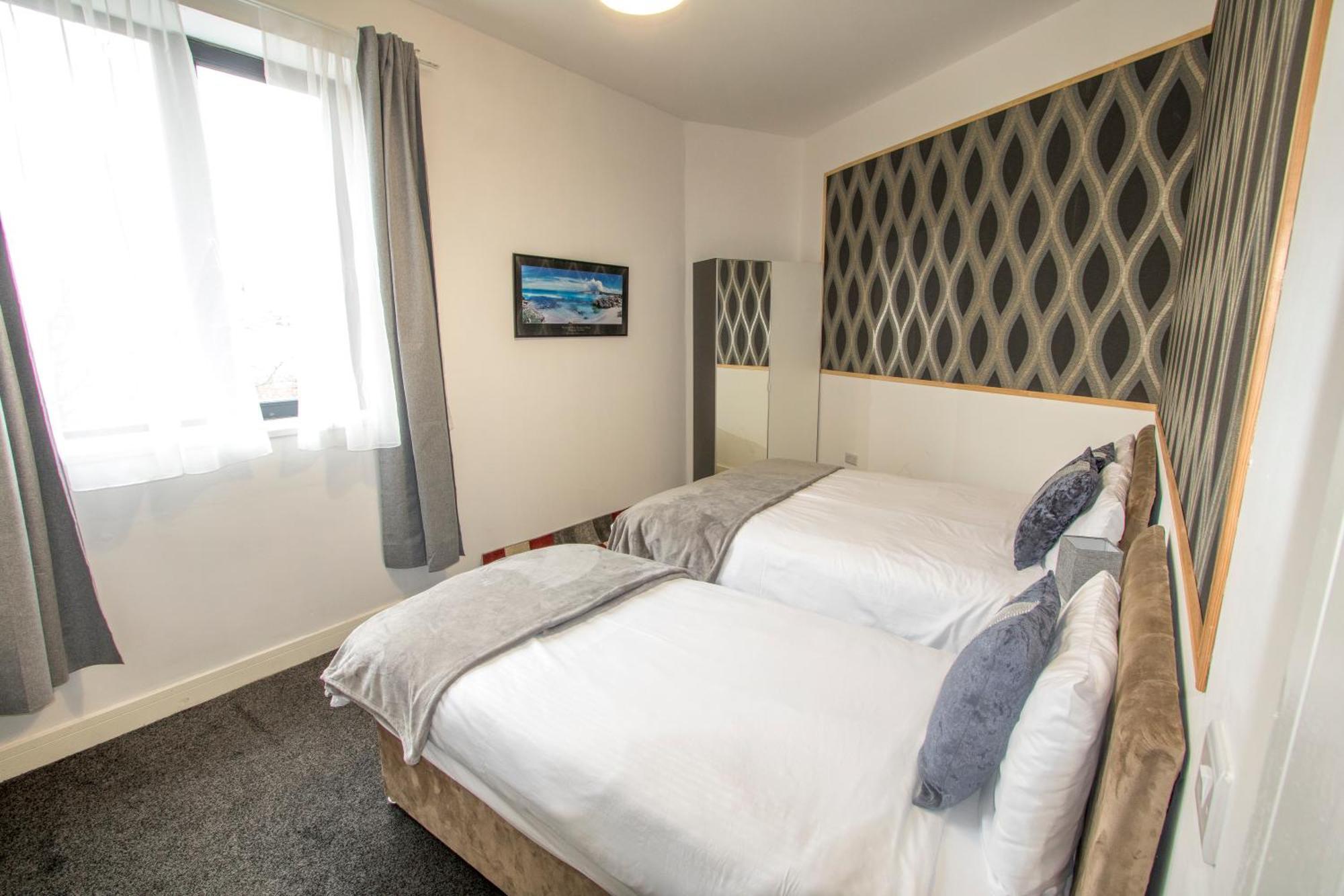 Ideal For Groups - Modern 2 Bedroom Apartment - Free Parking, Transit Links, Close To Stadiums Manchester Exterior foto